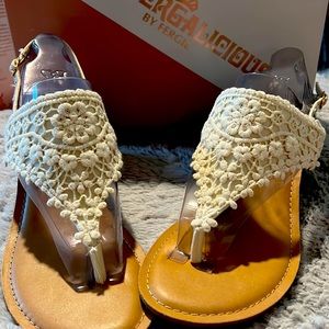 Fergalicious sandals in cream color 10M